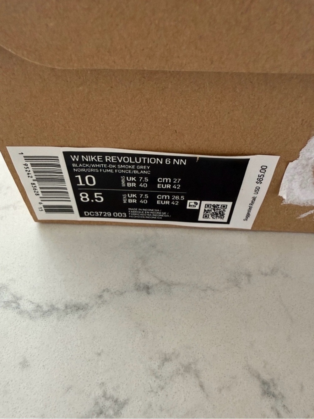 Nike Black and White Running Sneakers - Picture 7 of 7